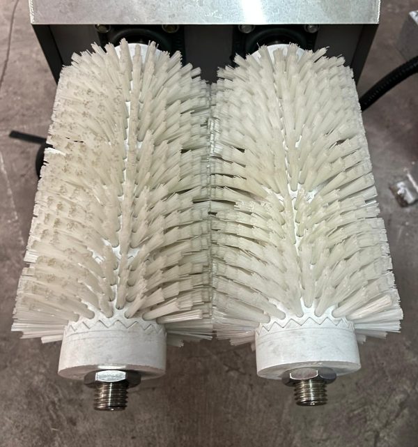 Glove Pulling Brushes - Image 3
